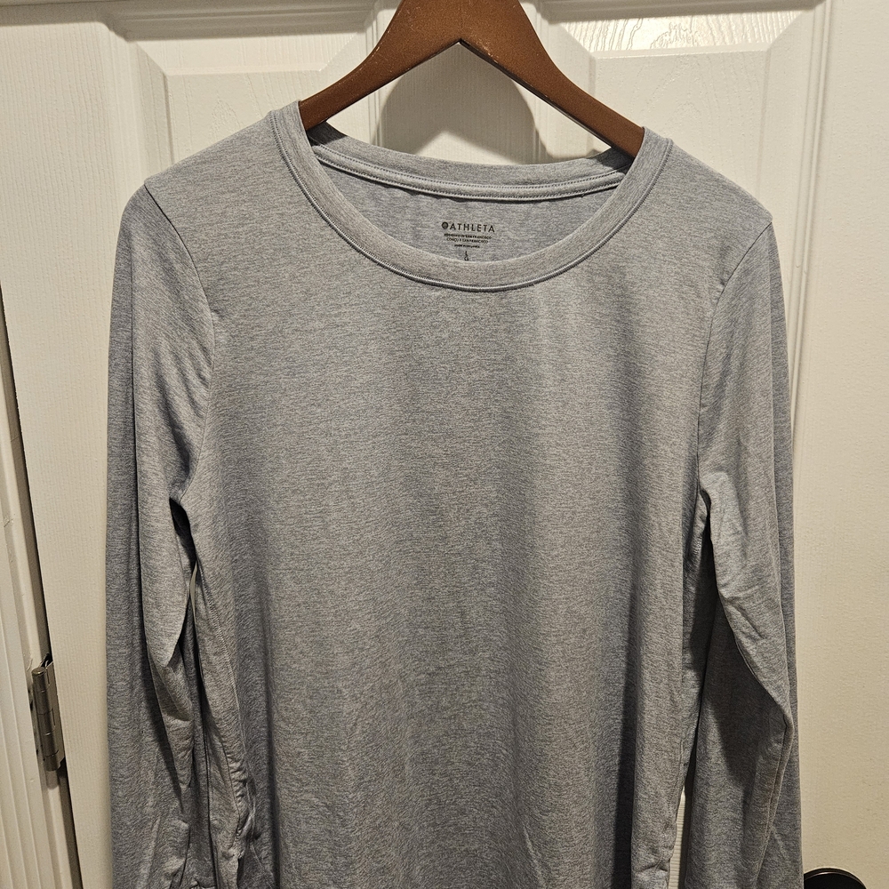 Athleta Light Gray Long Sleeve Tee